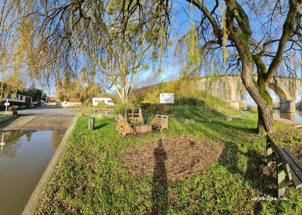 (72430) Noyen-sur-Sarthe - Rue Jacques Dessart — foto 5