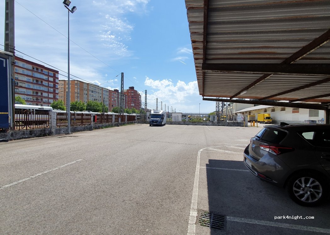 (39002) Santander - 1 Plaza Estaciones — foto