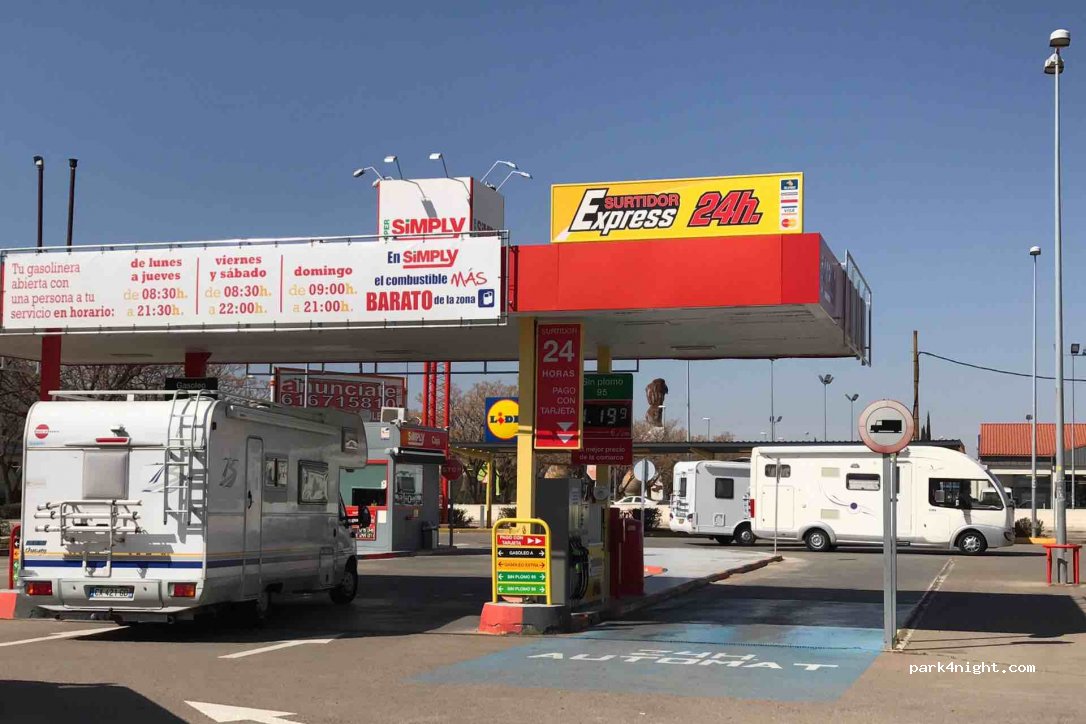 (13300) Valdepeñas - 69 Avenida Vino — foto 2