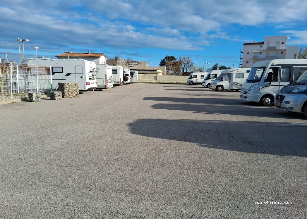 (66750) Saint-Cyprien - Quai Arthur Rimbaud — foto 5