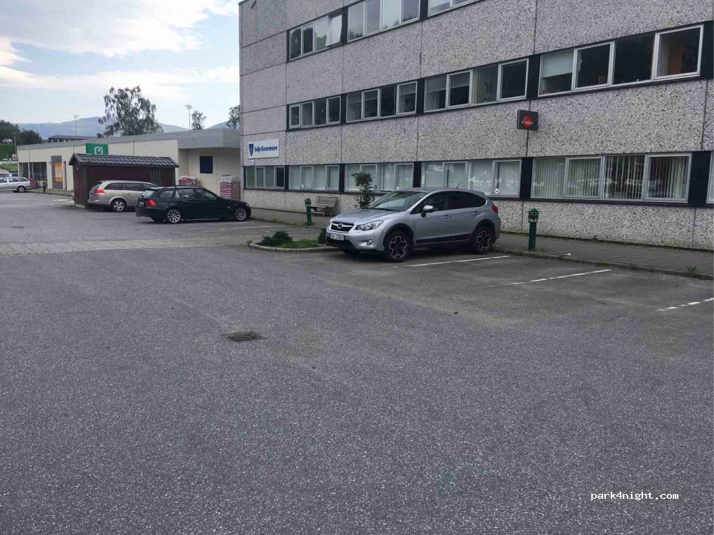 (6740) Selje - Unnamed Road — foto 2