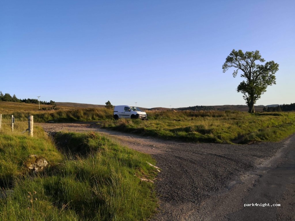 (PH26 3PY)  - Unnamed Road — foto