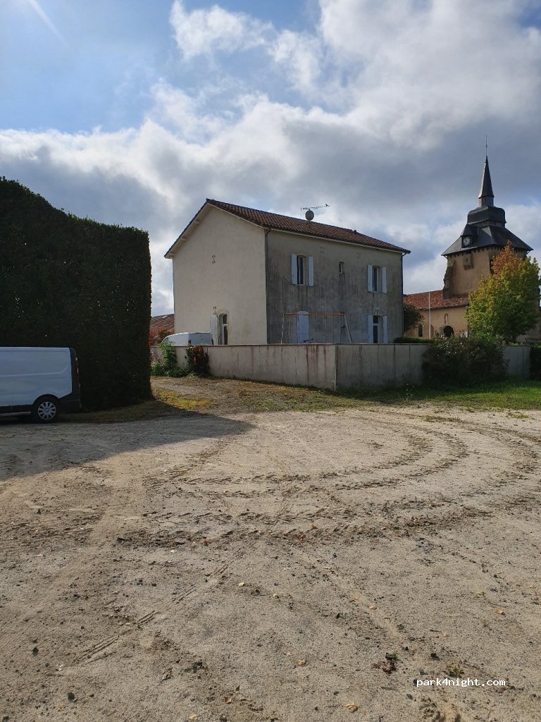 (40380) Poyartin - 11 Route de Montfort — foto