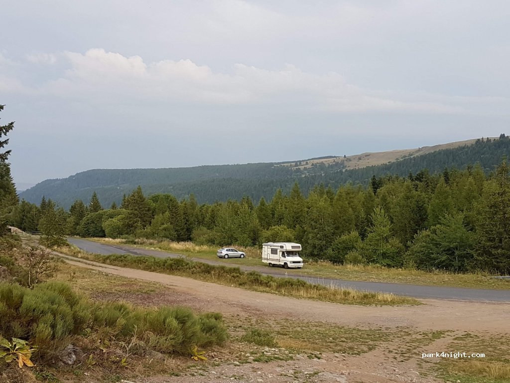 (15300) Albepierre-Bredons - D39 — foto