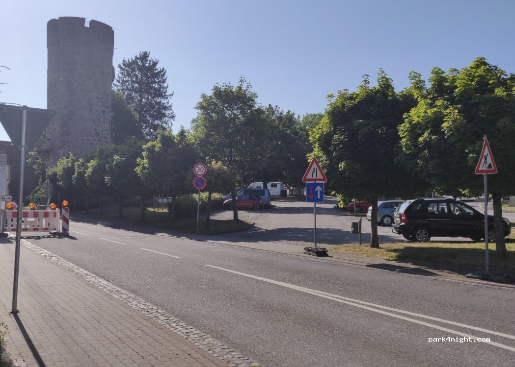 Wohnmobilstellplatz am Diebesturm in Witzenhausen — foto 2