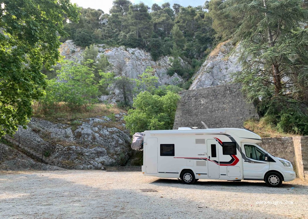 (84440) Robion - 7 Rue de la Caoune / Avenue du Luberon — foto 3