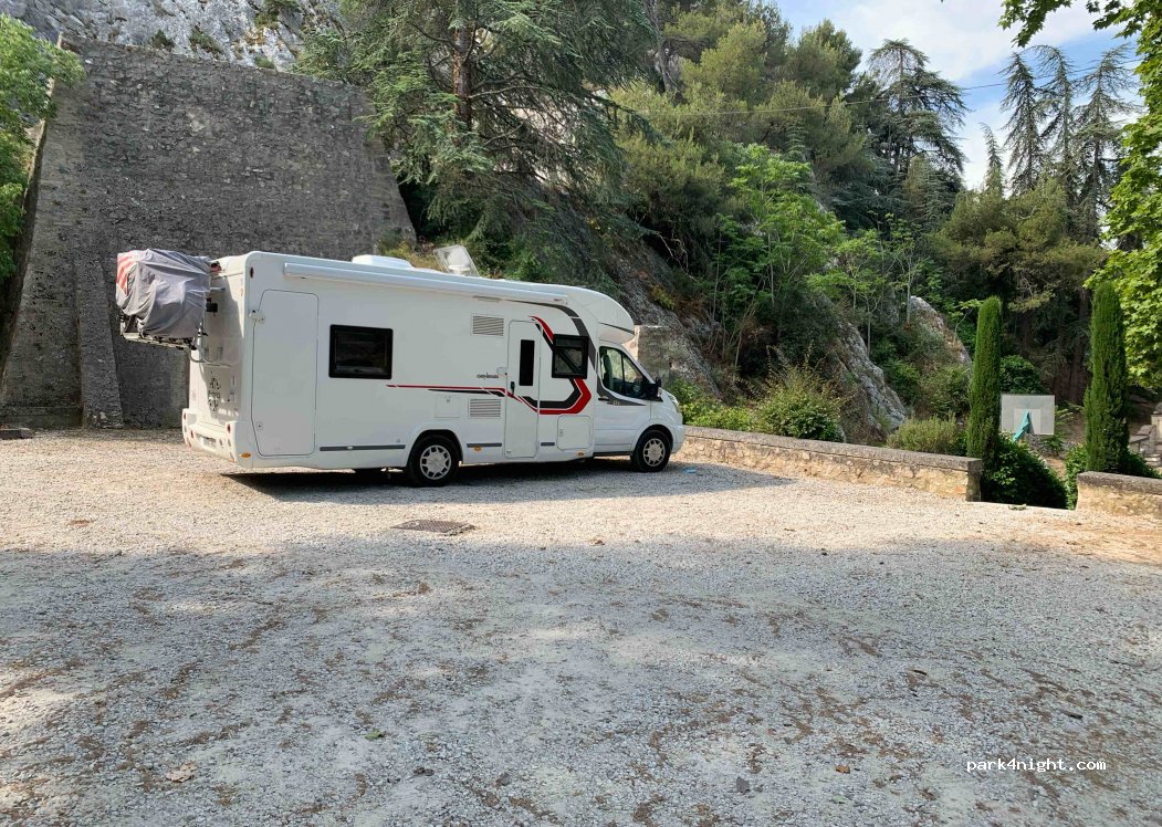(84440) Robion - 7 Rue de la Caoune / Avenue du Luberon — foto 4