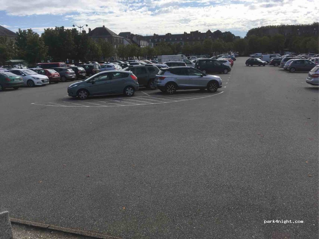 (56300) Pontivy - Place Aristide Briand — foto 2