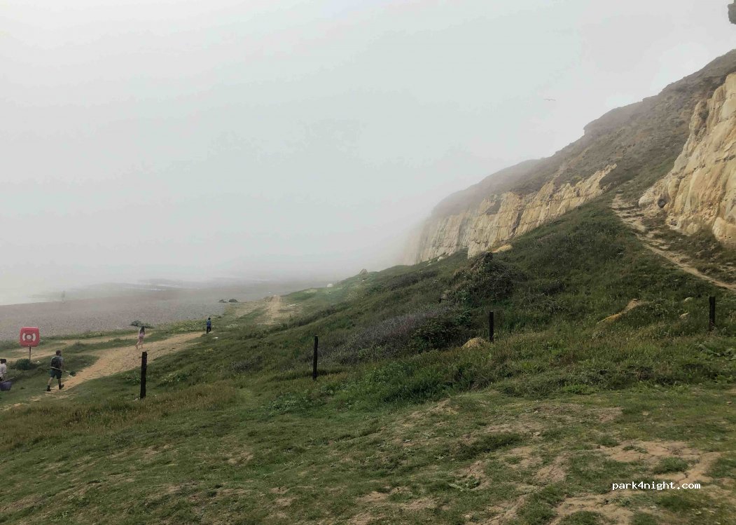 (BN9 9DU)  - 18 Fort Road — foto