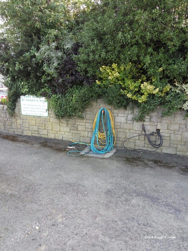 () Redcross - Unnamed Road — foto 2