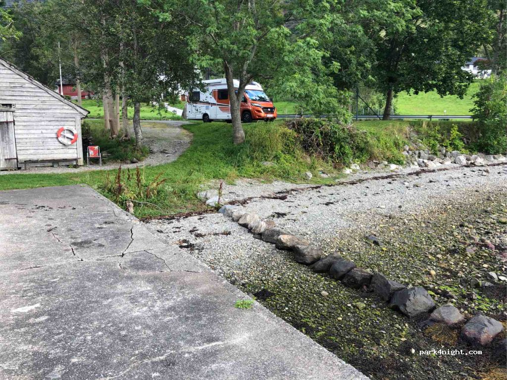 (5470) Rosendal - 48 Rosendalsvegen — foto 2