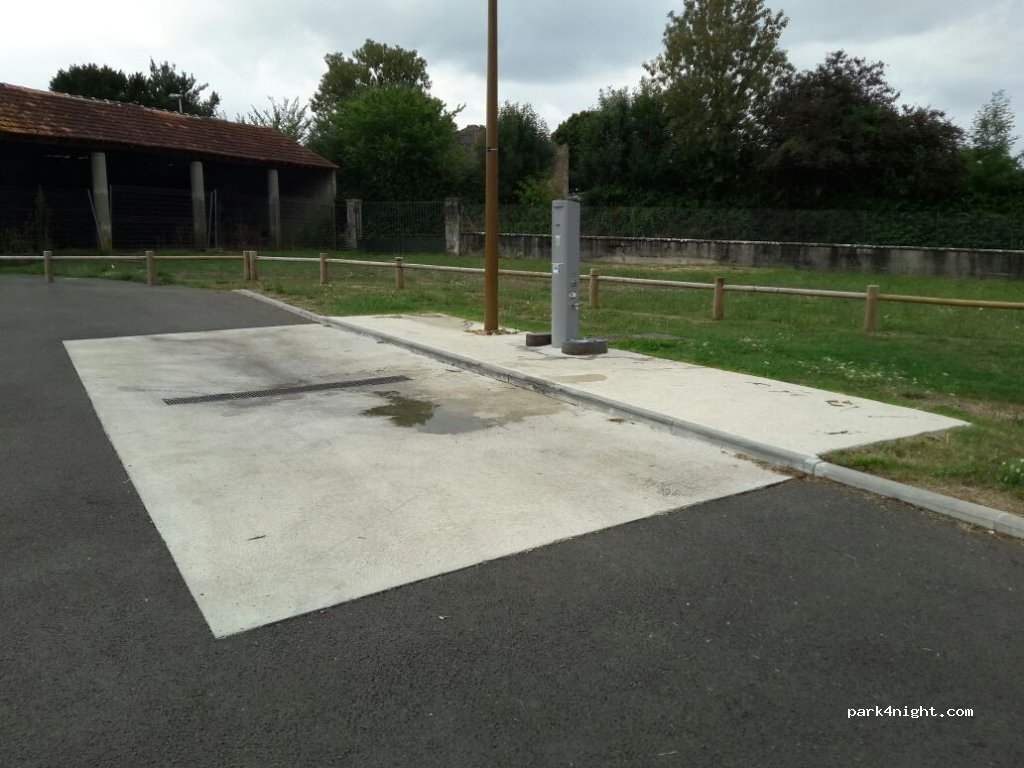(17240) Saint-Genis-de-Saintonge - 4 Rue Fanny — foto 2