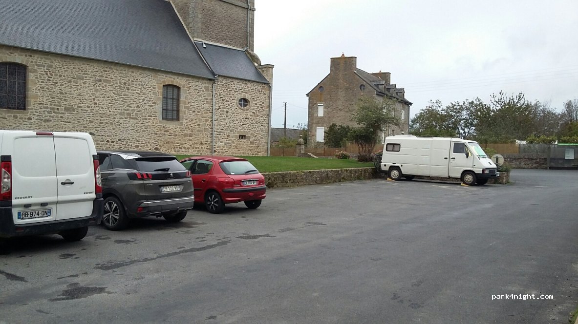 (22550) Saint-Pôtan - Place Roger — foto 3
