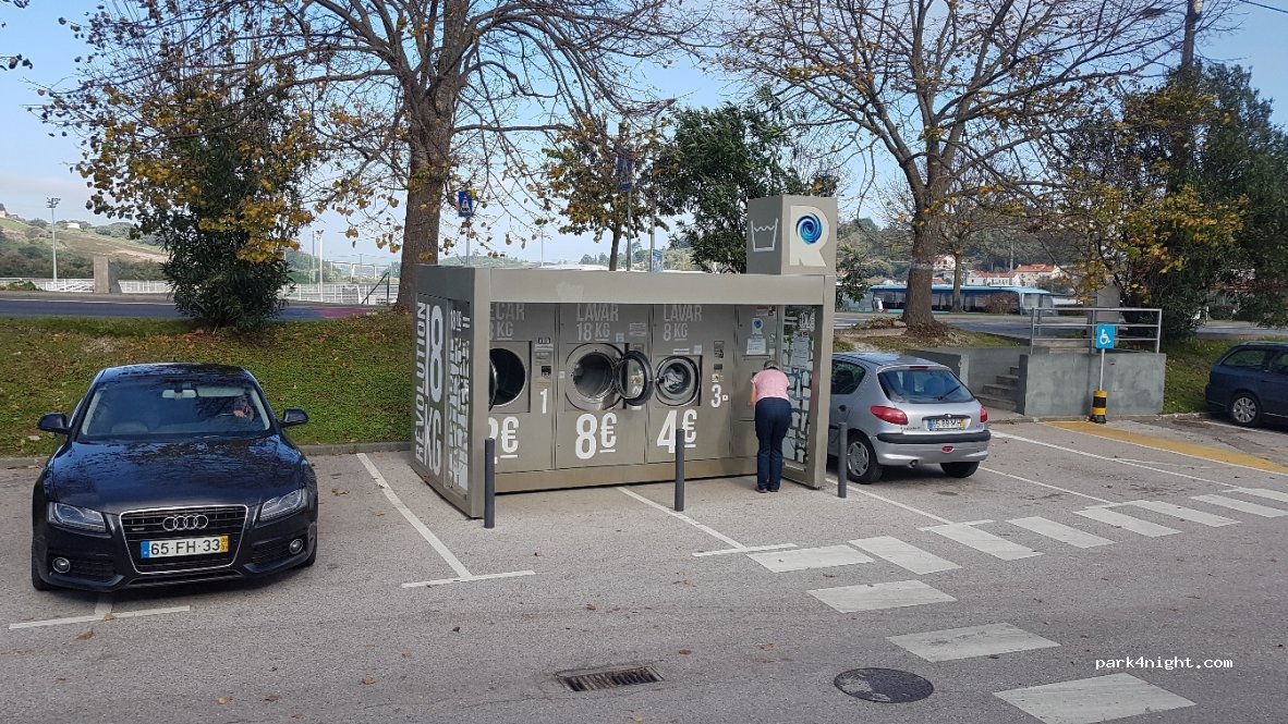(2480-303) Porto de Mós - Rua do Rio Alcaide — foto 2