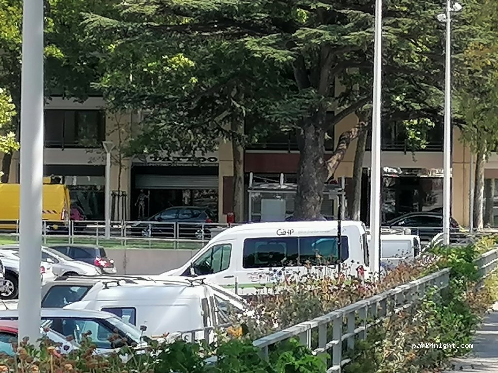 (30000) Nîmes - 55 Rue Vincent Faïta — foto 2