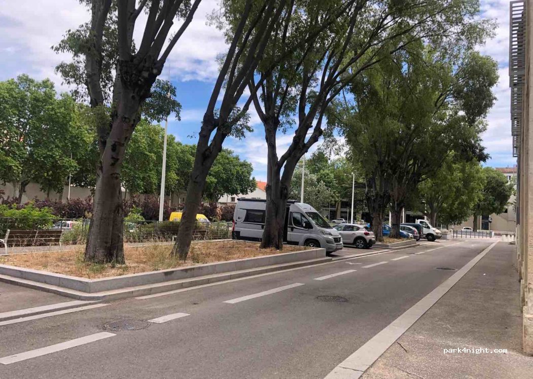 (30000) Nîmes - 55 Rue Vincent Faïta — foto 3