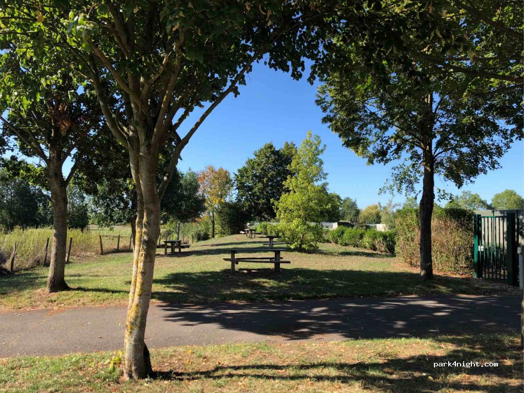 (41800) Lavardin - 3 Square de la Liberté — foto 2