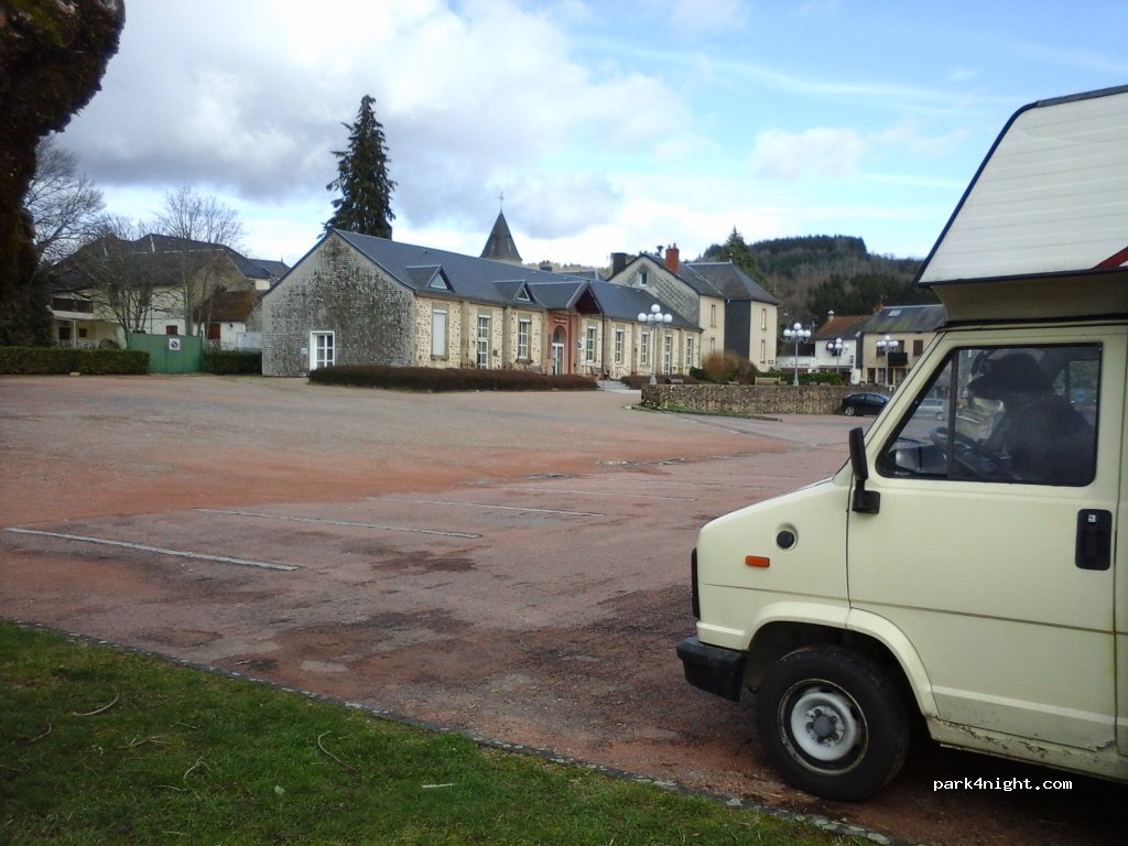 (71550) Anost - Le Bourg — foto