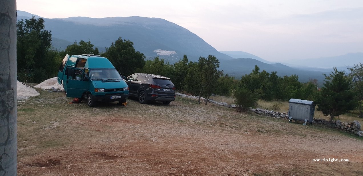 (22310) Kijevo - Unnamed Road — foto