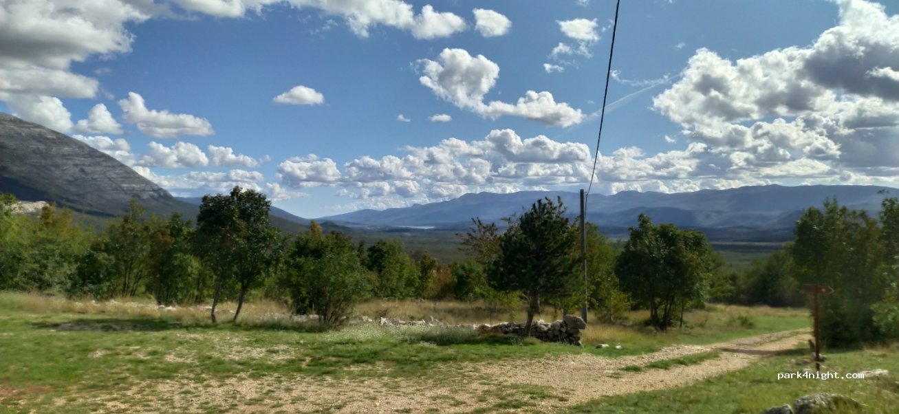 (22310) Kijevo - Unnamed Road — foto 4