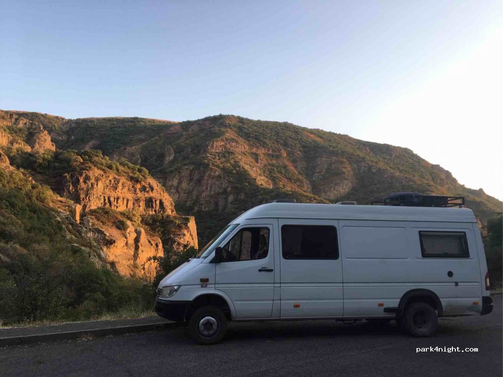 () Goght - Geghard Monastery Road — foto