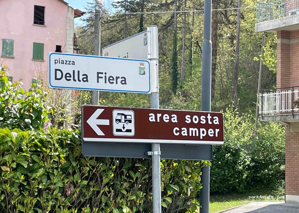 (42033) Carpineti - Piazza della Fiera — foto 2