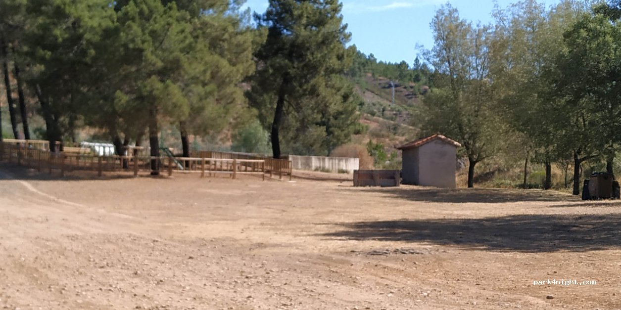 (10890) Valverde del Fresno - EX-205 — foto