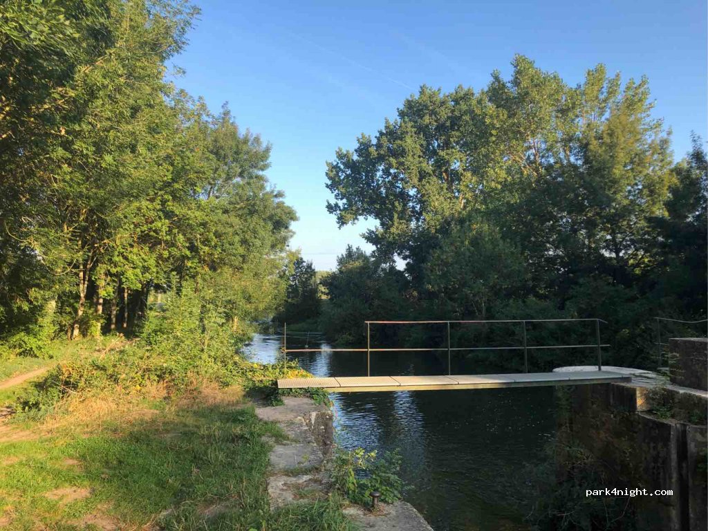 (49260) Brézé - Baffou — foto 2
