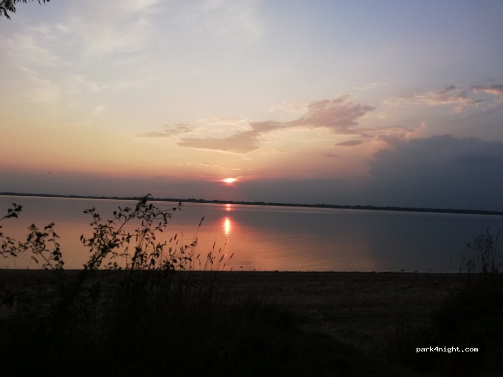 (99-235)  - Unnamed Road — foto