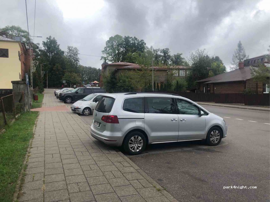 (17-230) Białowieża - 1 Parkowa — foto 2