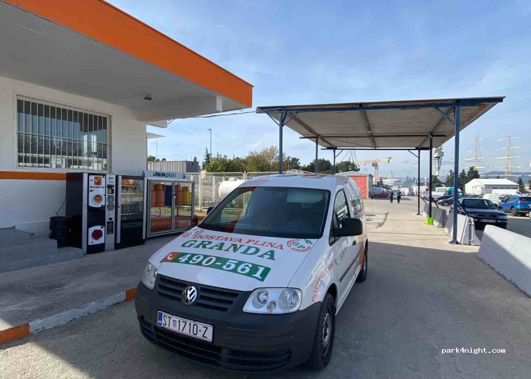 (21000) Split - 25 Stinice ulica — foto 2