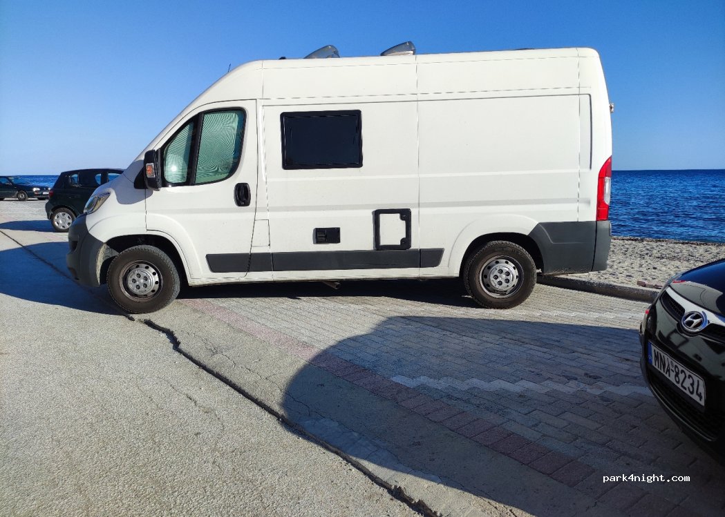 (630 85) Nea Skioni - Unnamed Road — foto 3
