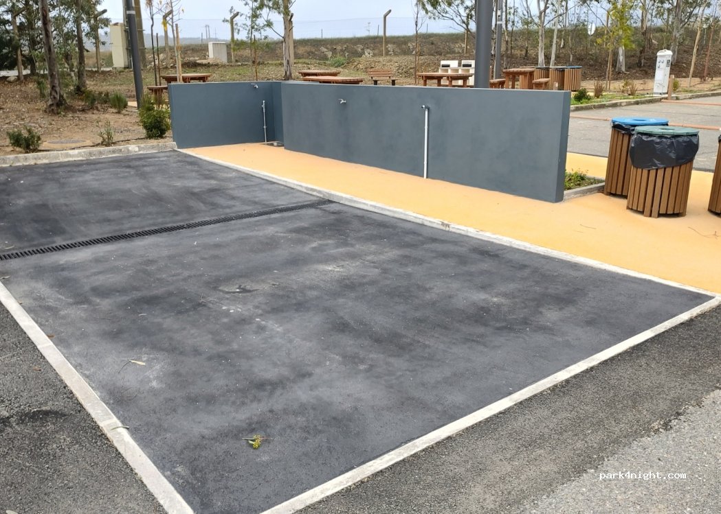 Área de Serviço de Autocaravanas — foto 2