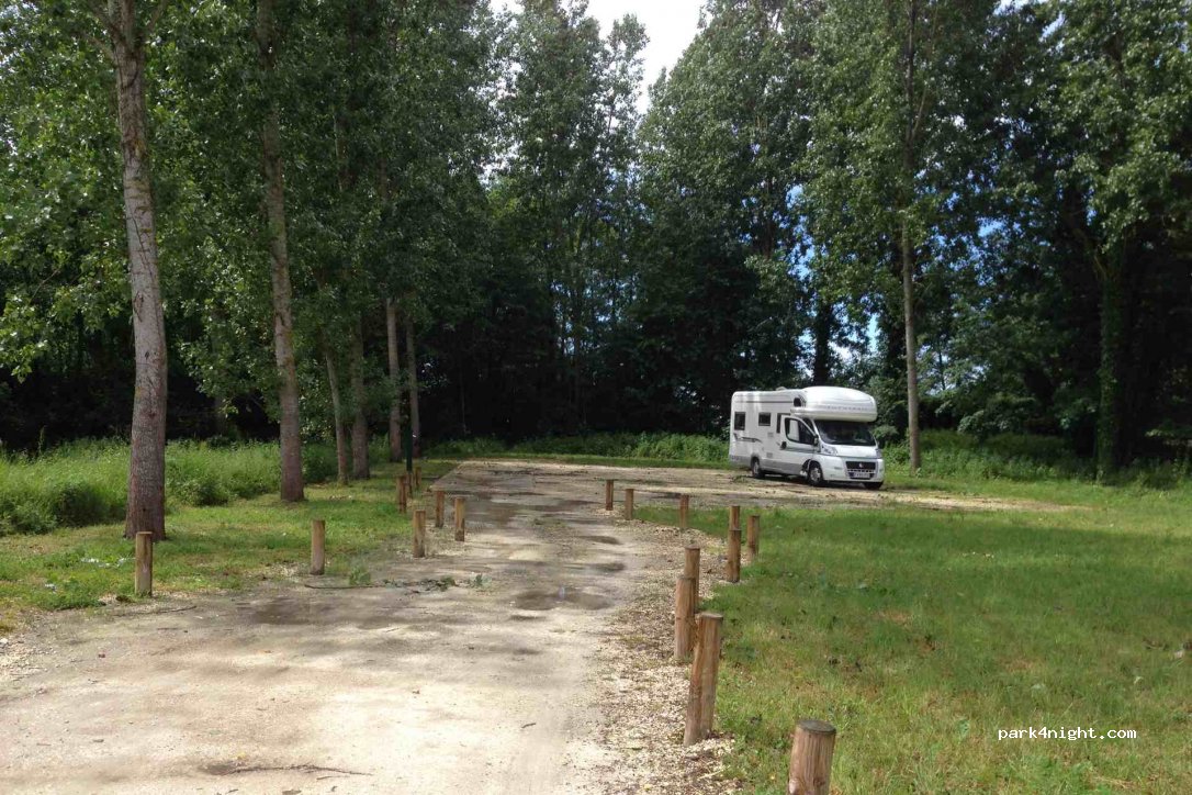 (45110) Germigny-des-Prés - Rue des Manteaux — foto