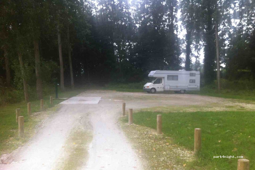 (45110) Germigny-des-Prés - Rue des Manteaux — foto 3