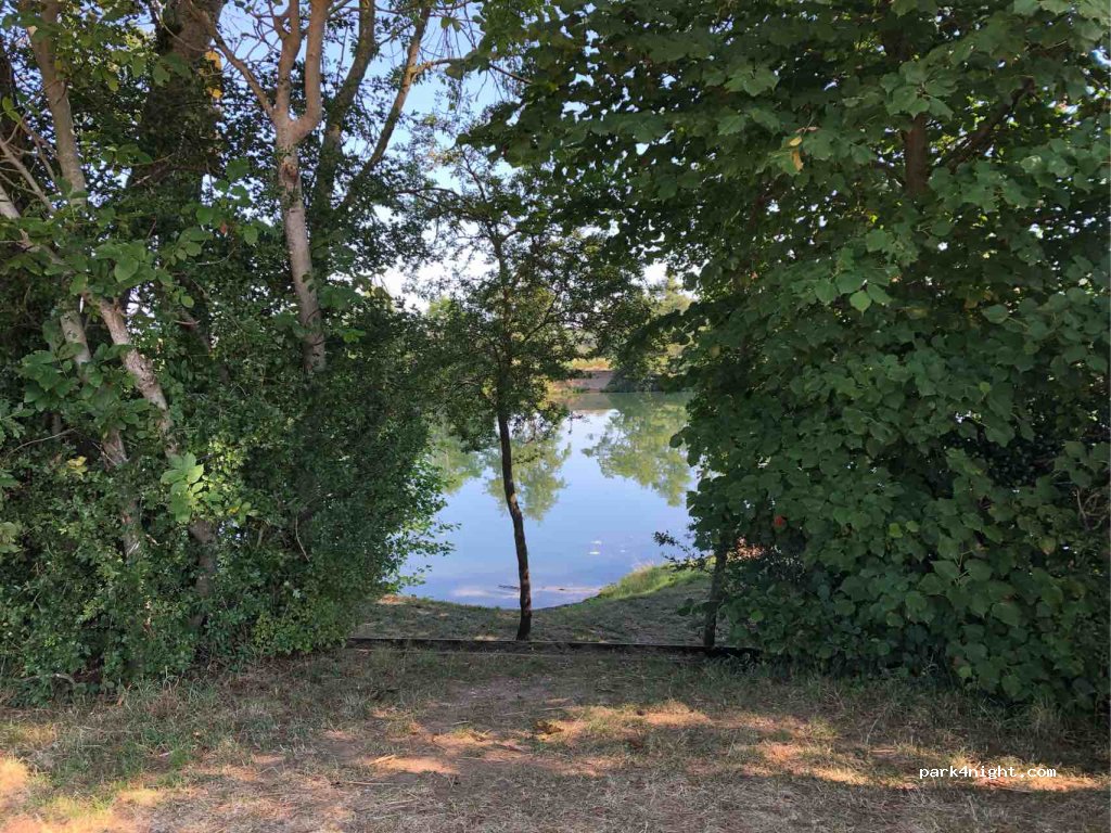 (89140) Pont-sur-Yonne - Île de Sixte — foto
