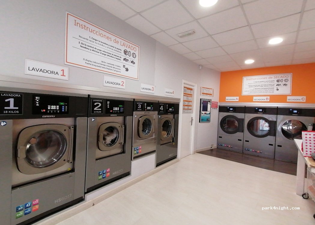 (27700) Ribadeo - 47 Rúa Reinante — foto 2