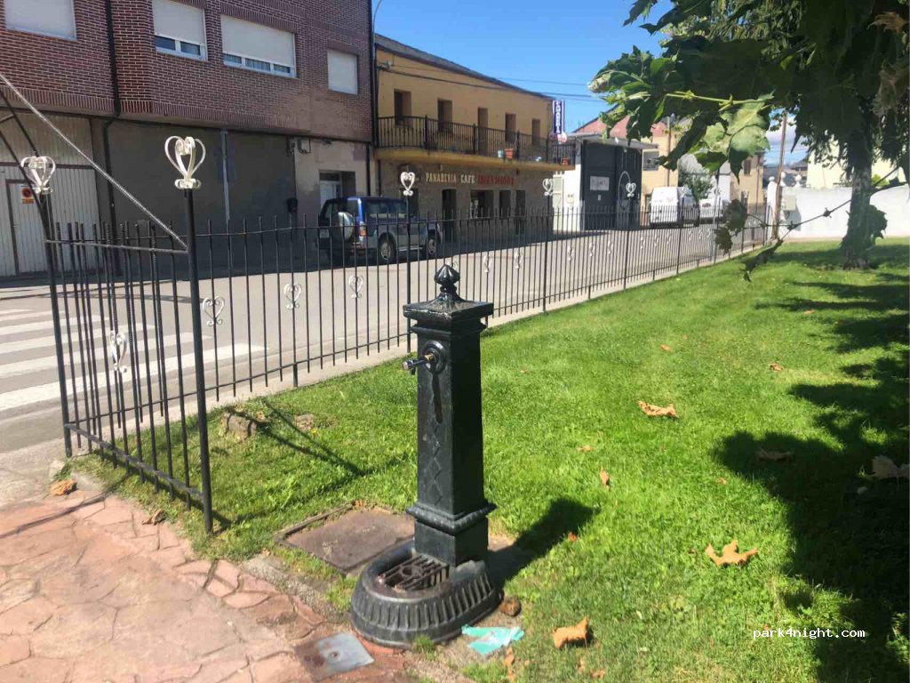 (24410) Camponaraya - 9 Calle Valiña — foto 2