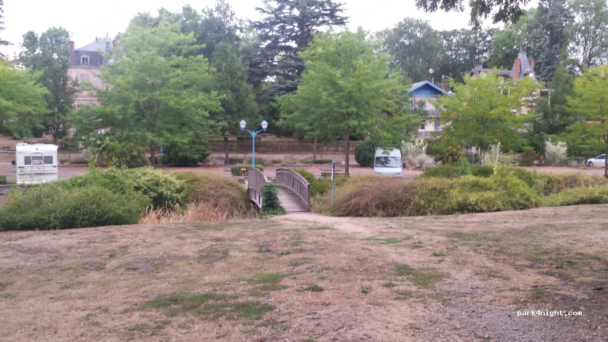 (58360) Saint-Honoré-les-Bains - Allée de la Chapelle — foto 2