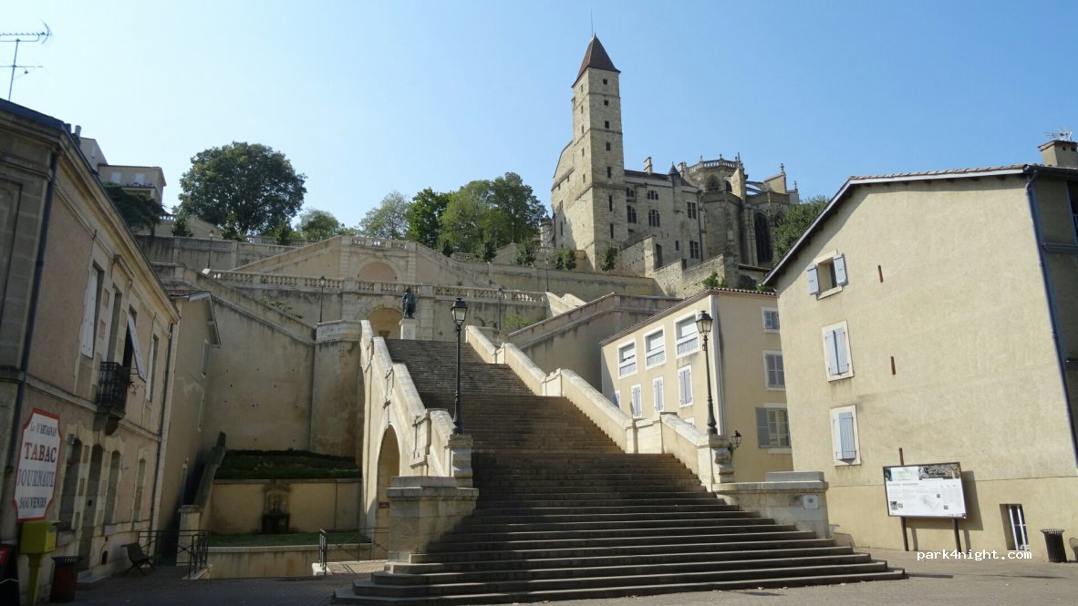 (32000) Auch - 50B Boulevard Sadi Carnot — foto