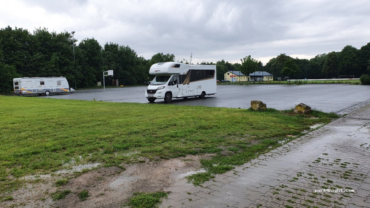 Wohnmobilstellplatz am Kirchweihplatz — foto 2