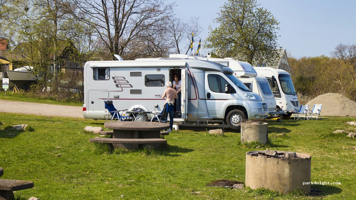 Svanshalls hamn, husbilsställplats — foto