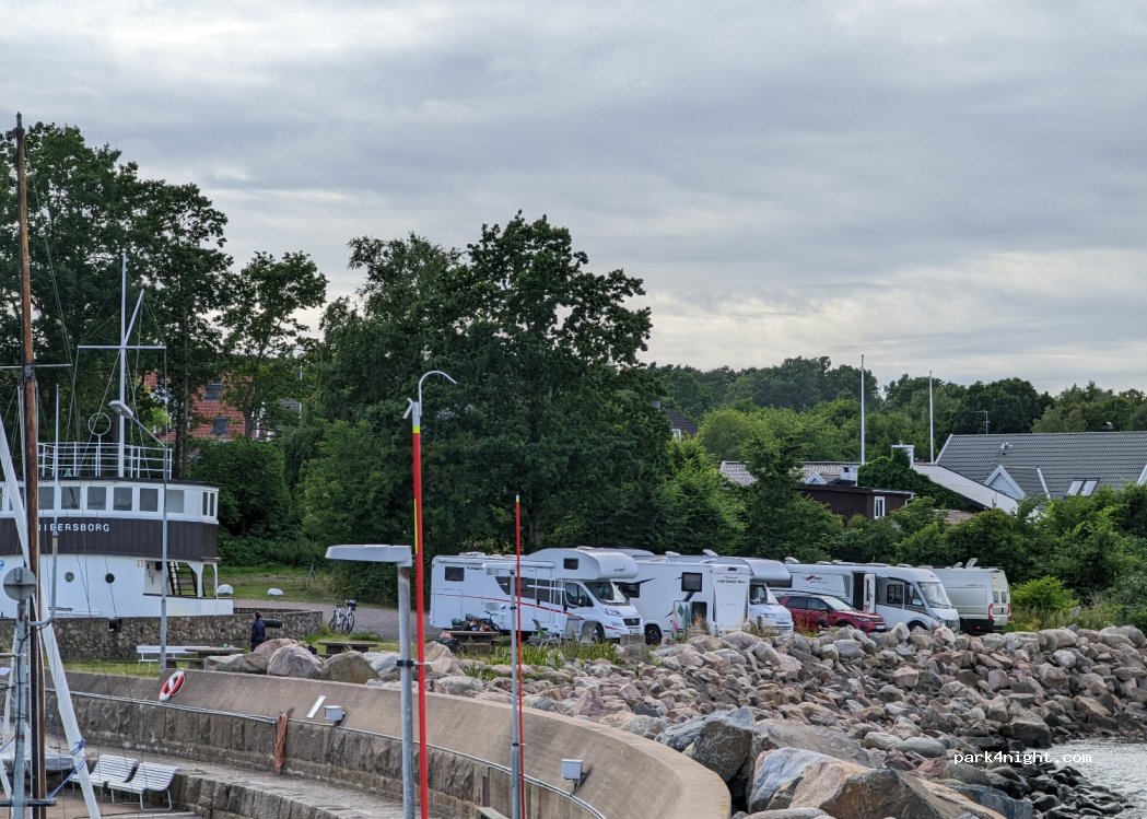 Svanshalls hamn, husbilsställplats — foto 3
