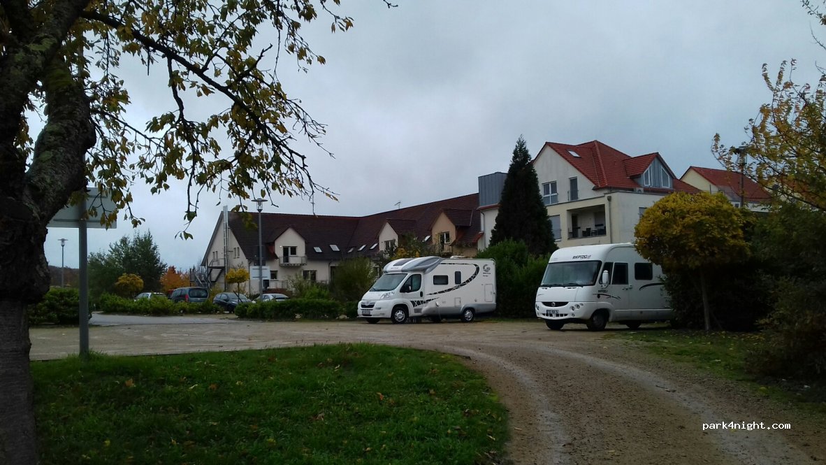Reisemobilstellplatz Am Perlbad — foto
