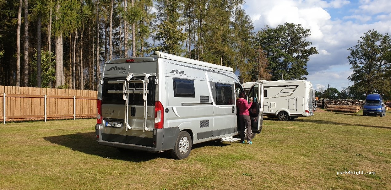 Wohnmobilstellplatz Brauner Hirsch — foto