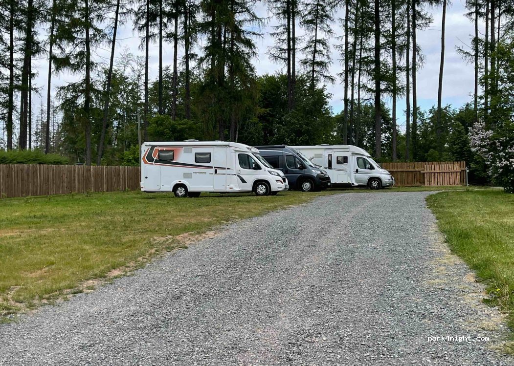 Wohnmobilstellplatz Brauner Hirsch — foto 3