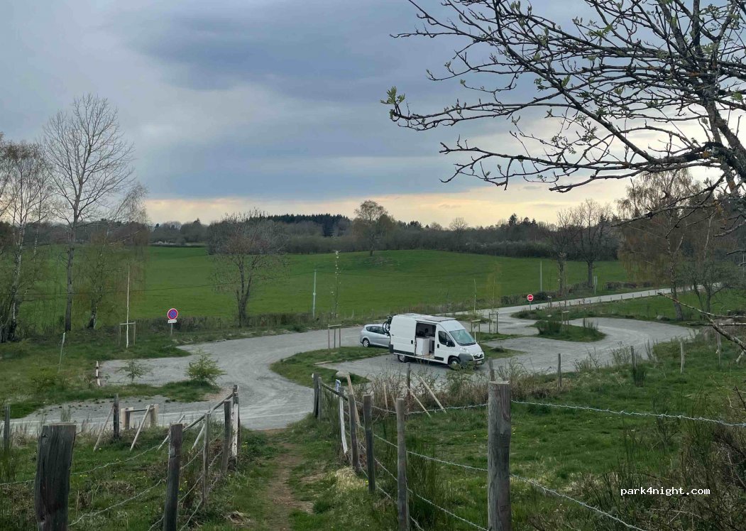 (63230) Saint-Ours - D576 — foto 3