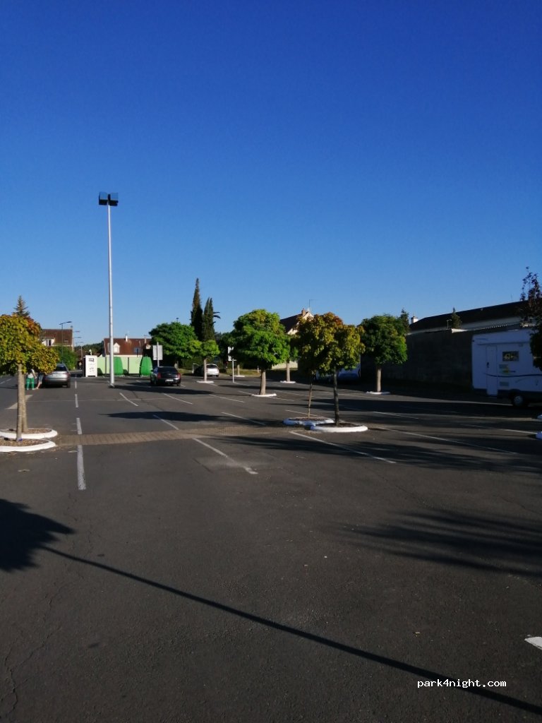 (02400) Château-Thierry - 14 Rue des Kyrielles — foto 2