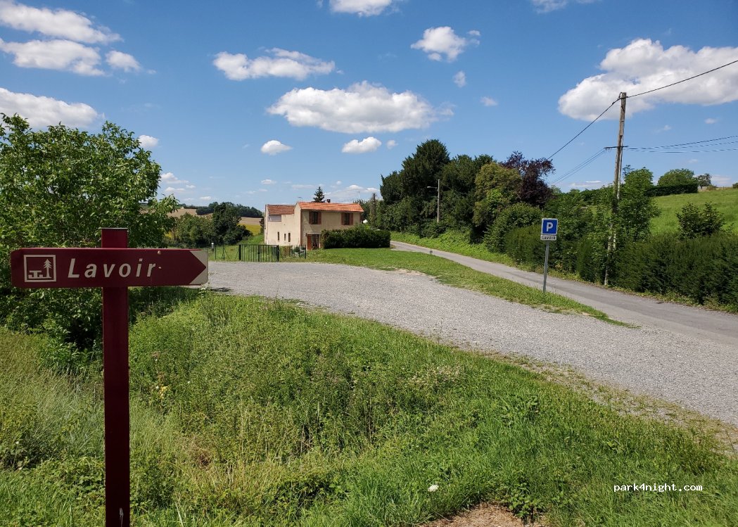 (03150) Saint-Gérand-le-Puy - 17 Rue des Quatre Murailles — foto