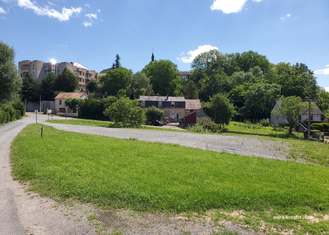 (03150) Saint-Gérand-le-Puy - 17 Rue des Quatre Murailles — foto 2